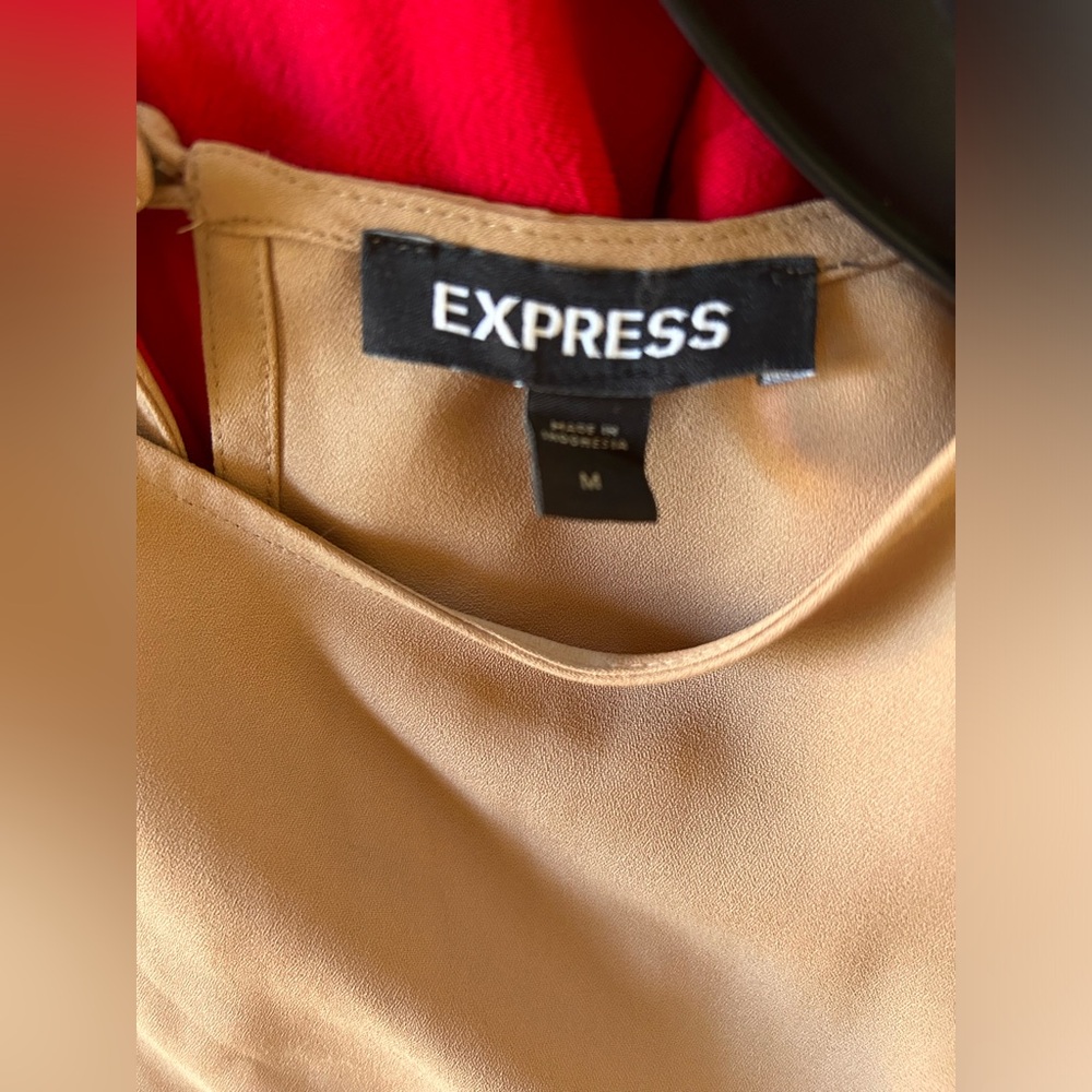 Tan express blouse - Picture 2 of 3